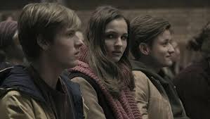 Die fehlende bildliche einheit ist natürlich prägnante metapher: Dark Auf Netflix Das Ende Der Mystery Serie Erklart Musikexpress