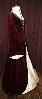 So finden sie das perfekte hochzeitskleid. Brautkleid Mittelalter Mels Gewaenderey