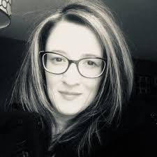 Elaine Dunning's Instagram, Twitter & Facebook