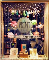 Pin By Alli Holland On Cute Shops Store Window Displays Lovely Shop Shop Window Displays