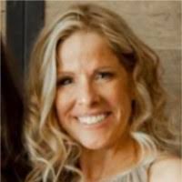 Shelly Raab's Instagram, Twitter & Facebook