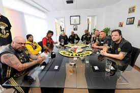 Satudarah mc is a great dutch motorcycle club. Warum Duisburg Fur Bandidos Hells Angels Und Satudarah Wichtig Ist Derwesten De