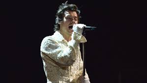 I've got a good feeling i'm just takin' it all in floating up and dreamin' droppin' into the deep end. Watch The Teaser For Harry Styles Treat People With Kindness Music Video Iheartradio