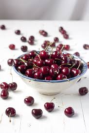 Crispy And Full Flavour Cherries From Jerte S Valley My Dinner Cerise Fruits Et Legumes Panier De Fruits