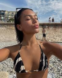 Selfie town!!! (Kim around the 🌍)