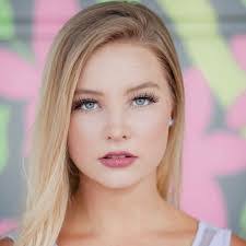 Lester Pickering's Instagram, Twitter & Facebook