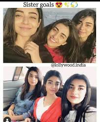 She used to play supportive roles but now the actress has managed to make her space in showbiz and she is playing leading roles sarah khan has two sisters noor khan and aisha khan. Sarah Khan With Her Sisters Pakistani Actor And Actress Facebook
