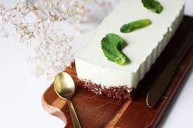 Vous pouvez personnaliser le cheesecake menthe chocolat comme vous préférez en remplaçant le mascarpone par de la ricotta ou ajouter de la noix de coco dans la crème ! Cheesecake A La Menthe Caroline Ovrd