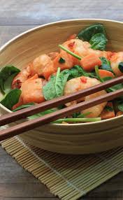 Recette Crevettes Sautees Aux Patates Douces Pousses D Epinard Et Lait De Coco En Video Recette Idee Repas Vegan Recette Crevettes Sautees Cuisine Asiatique