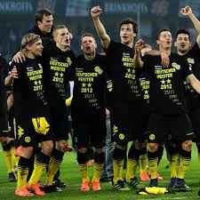 1995, 1996, 2002, 2011 und 2012. Bundesliga Dortmunder Fans Feiern Die Meisterschaft Der Spiegel