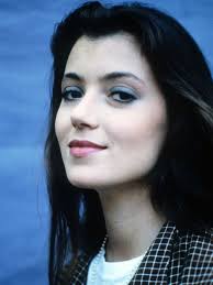 Người Ý ở hải ngoại: nữ diễn viên Mỹ Mia Sara. Mia Sara hay tên khai sinh  Mia Sarapochiello sinh ngày 19 tháng 06 năm 1967 tại Brooklyn Heights, quận  Brooklyn, New