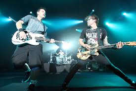 Mark hoppus revealed he's been undergoing chemotherapy for cancer for three months. Tom Delonge On Mark Hoppus Cancer Battle We Have His Back