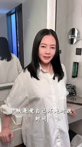 李丽珍庆60岁生日素颜家居look仍获赞女神女儿许倚榕撞样陈法拉