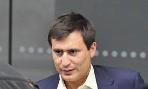 Legal aid cuts force warring couples into the arms of litigation lenders