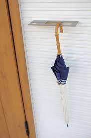 アス 外壁に傘掛けを設置 傘 傘かけ 収納 アイデア