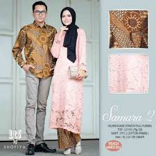 Maybe you would like to learn more about one of these? 31 Baju Kebaya Modern Couple 2020 Ide Terbaru