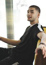 Kobe paras, isang 6'6 wing player na grabe ang athleticism at isang walking highlight reel. Stay Stylish On A Budget With H M S New Menswear Collection Featuring Kobe Paras Filipino Guys Asian Boyfriend Kobe