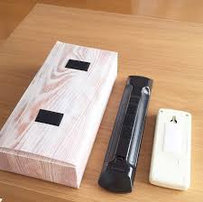 テーブルの上を100円で簡単スッキリ テーブル裏収納 収納 アイデア 収納 リモコン