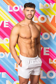 But before one lucky couple walks away with the £50,000 cash prize we take a look this year's contestants. Love Island 2020 Meet The Contestants Looking For Love