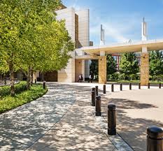 Because the edging is flexible, you can easily bend around corners with it. Lowe S Corporate Headquarters Project Landdesign
