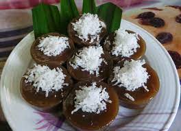 Combine gula melaka, sugar, water and screwpine leaves in a saucepan. Resepi Kuih Lompang Gula Merah