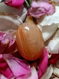Biasanya versi yang satu ini digunakan sebagai bentuk tes apakah keris omyang jimbe tersebut ada khodamnya atau tidak. Mustika Khodam Omyang Jimbe Jimat Azimat Batu Mustika Geliga Keris Pusaka Benda Benda Bertuah Spiritual Indonesia