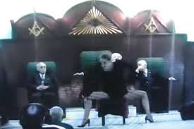 Résultat de recherche d'images pour "illuminati imgur"