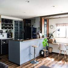 部屋全体 ダイソー ブルーグレーの壁紙 カウンターチェア ガラスシート貼りました などのインテリア実例 2018 09 04 19 28 27 roomclip ルームクリップ ブルー キッチン キッチンインテリアデザイン 壁紙 グレー