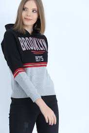 Siyah Kapsonlu Baskili Sweatshirt Kapsonlular Spor Giyim Genc Elbiseleri