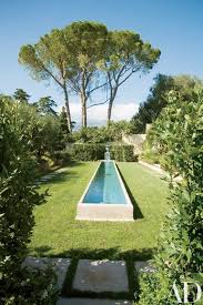 Nicholas Haslam Designs A Serene Villa And Garden On The Cote D Azur Traditional Garden Traditional Landscape Pool Landscaping