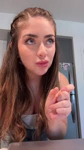 Jessie Willson's Instagram, Twitter & Facebook