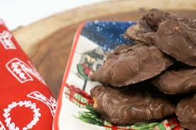 Made with my 'chocolate cake' recipe, homemade caramel and pecan filling, and a creamy milk chocolate buttercream! Millionaire Caramel Pecan Turtles Grace Like Rain Blog