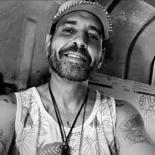 Chris Rock jokes with Howard about getting in shape, learning to swim, and  reveals which celebrity he would want to date. Get his full interview