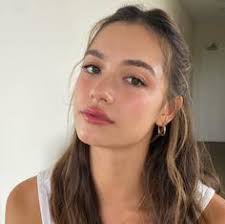 Nicole Juarez (NickyJz95)