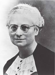 De 1940 à 1944, le lycée Marie-Curie n'a pas échappé, comme d'autres ly-  cées de la région parisienne, à l'occupati