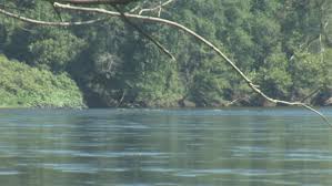 1 dead after boat capsizes