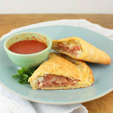 Classic Ham And Ricotta Calzone Calzone Calzone Recipe Easy Calzone Recipe