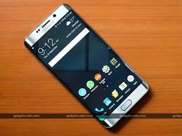 And if you ask fans on either side why they choose their phones, you might get a vague answer or a puzzled expression. Samsung Galaxy S6 Edge Review Tweaking The Winning Formula Ndtv Gadgets 360