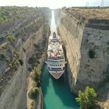 This Cruise Ship Passing Through Canal Of Corinth Beamazed