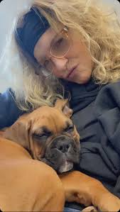 Male boxer looking for love pm for more info.