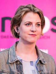 43, born 25 april 1978. Datei Beate Meinl Reisinger 01 Cropped Jpg Wikipedia