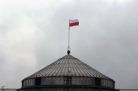 Sejm rzeczypospolitej polskiej ), ist das unterhaus des zweikammerparlaments von polen. Gehaltserhohung Gestrichen Stinkefinger Im Parlament