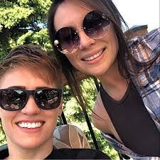 Amanda Barta's Instagram, Twitter & Facebook