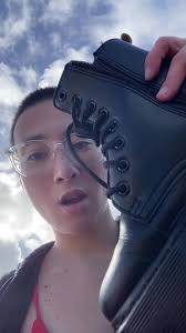 Honestly I kinda deserve it for committing the crime of wearing shoes to  the beach😂 #lizsmusings #vlog #docmartens