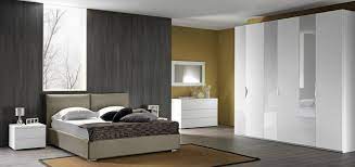 Bisogna scegliere il o i colori delle pareti, l'illuminazione, il rivestimento del pavimento e creare una combinazione elegante di armadio, comodini e letto. Mobili E Camere Da Letto Moderne Azienda Alpe
