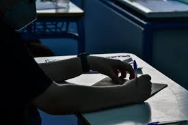 Όλες οι λύσεις στα θέματα των πανελλαδικών. Aralzjeggv9ijm