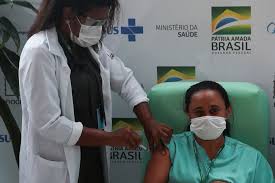 Pelo menos 8 países já suspenderam a vacinação por causa de eventuais reações adversas em pessoas que receberam a vacina deste laboratório. Astrazeneca Apresenta 1Âº Pedido De Registro Definitivo De Vacina Contra Covid 19 No Brasil Forbes Brasil