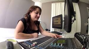 Es una estación radio chilena muy popular, la cual puedes sintonizar en la frecuencia 91.7 mhz del dial fm en la ciudad capital santiago de chile. Nuevos Estudios Adn Radio Chile Youtube