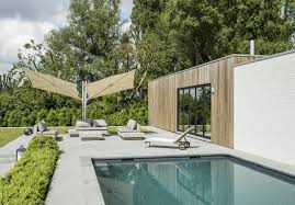 unsere modernen pool hauser sind weitaus mehr als eine praktische erganzung zu ihrem pool oder garten wir beraten moderne zwembaden zwembad huizen zwembadhuis