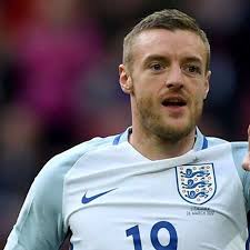 Jamie vardy has signed a contract extension with leicester city after winning the premier league's golden boot award last season. Jamie Vardy Wiki ØµØ§ÙÙŠ Ø§Ù„Ø«Ø±ÙˆØ© Ø§Ù„Ø­ÙŠÙˆÙŠØ© Ø§Ù„Ø±Ø§ØªØ¨ Ø§Ù„Ø³ÙŠØ§Ø±Ø§Øª Ø§Ù„Ù‚ÙŠÙ…Ø© Ø§Ù„Ø³ÙˆÙ‚ÙŠØ© Ø±Ø³ÙˆÙ… Ø§Ù„ØªØ­ÙˆÙŠÙ„ Ø§Ù„Ø£Ù†Ø¯ÙŠØ© Ø§Ù„Ù…Ù‡Ù†Ø© Ø§Ù„Ø´Ø¤ÙˆÙ† Ø§Ù„Ø²ÙˆØ§Ø¬ Ø§Ù„Ø²ÙˆØ¬Ø© Ø§Ù„Ø£Ø·ÙØ§Ù„ Ø§Ù„Ø¹Ù…Ø± Ø§Ù„Ø·ÙˆÙ„ ÙƒØ£Ø³ Ø§Ù„Ø¹Ø§Ù„Ù… Ù„ÙƒØ±Ø© Ø§Ù„Ù‚Ø¯Ù… Ø³ÙŠØ±Ø© Ø´Ø®ØµÙŠØ©